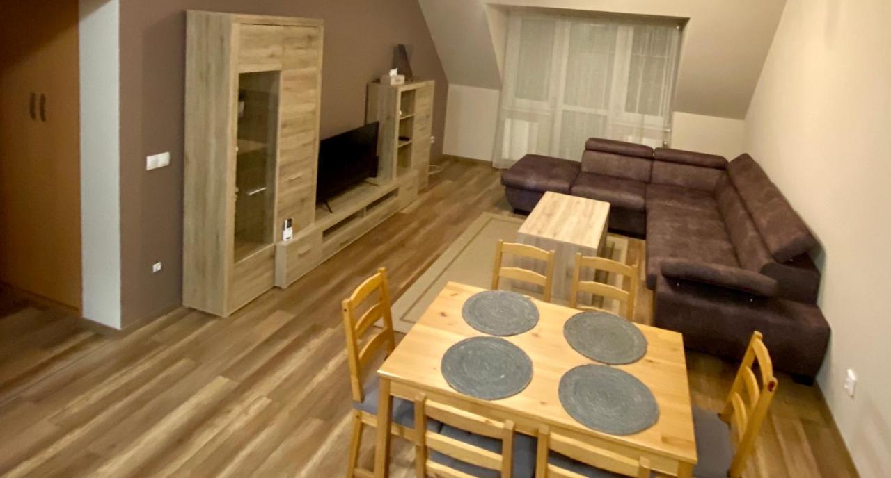 Barand Apartman Έγκερ Εξωτερικό φωτογραφία