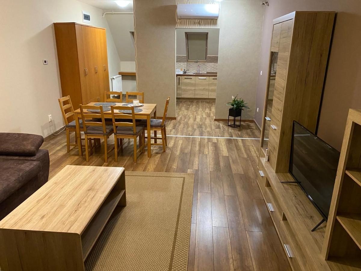 Barand Apartman Έγκερ Εξωτερικό φωτογραφία